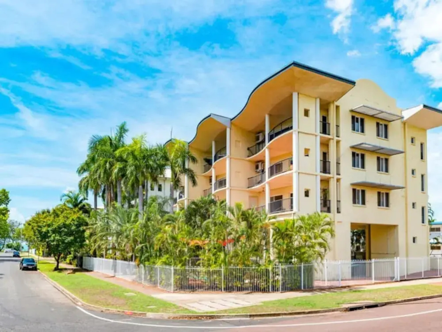 Nightcliff Foreshore Pool Outdoor Dining BBQ