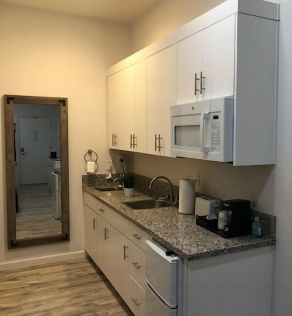 Villa Alamari Inn And Suites