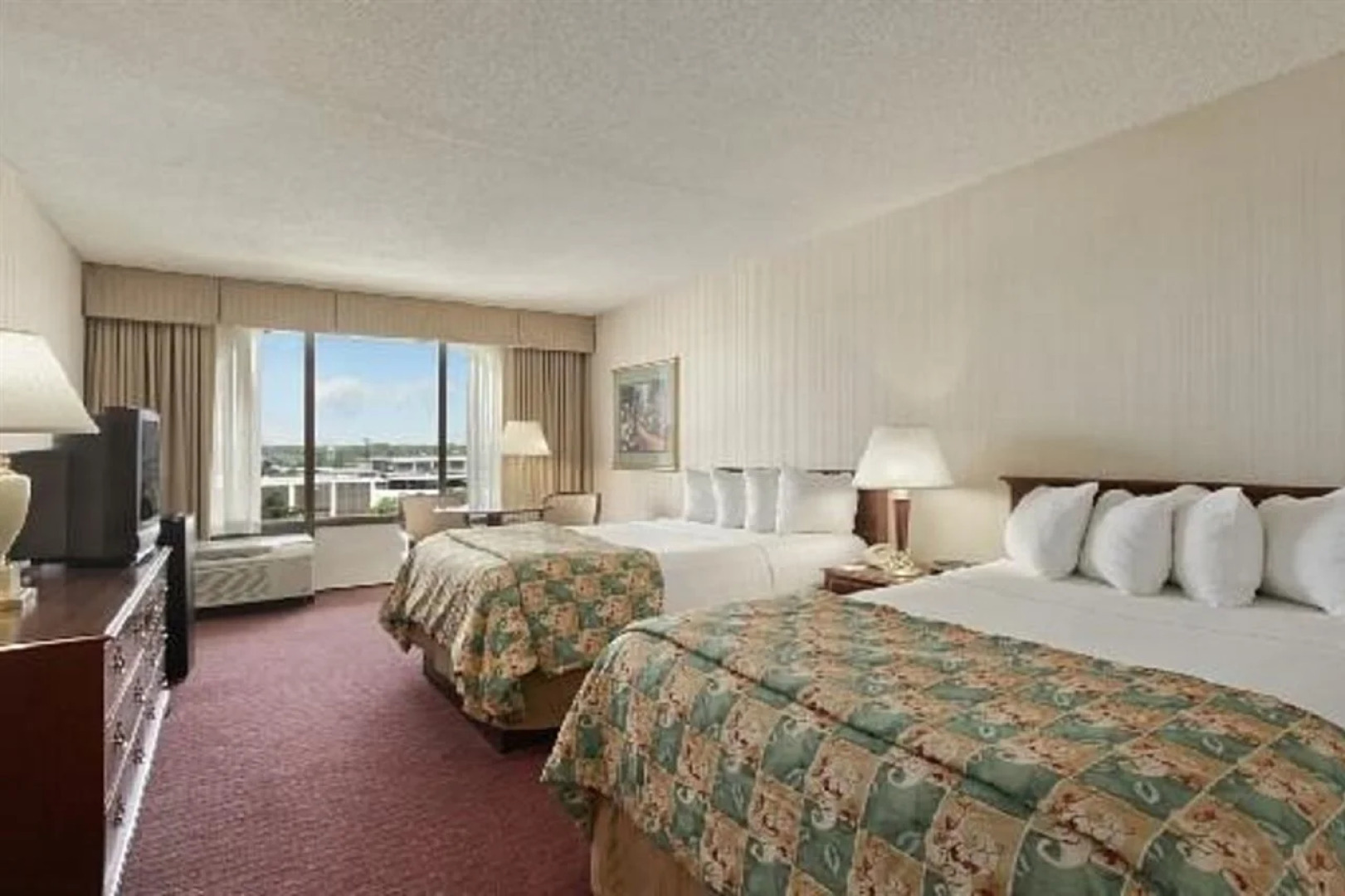 Days Inn & Suites by Wyndham Elyria