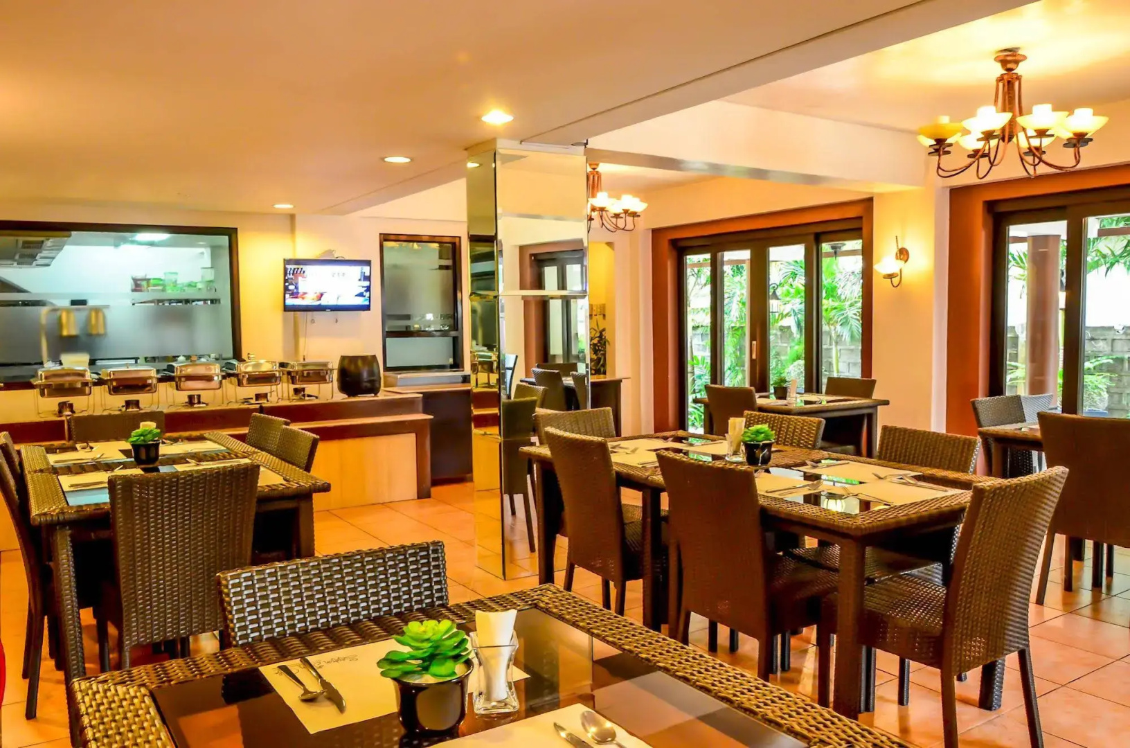White House Beach Resort