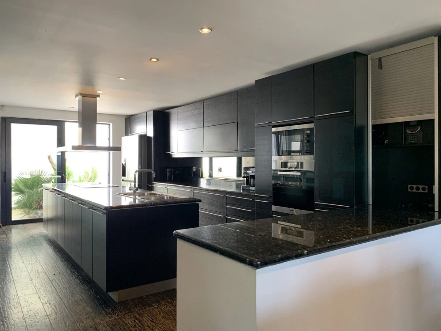 Luxury Villa Marathon
