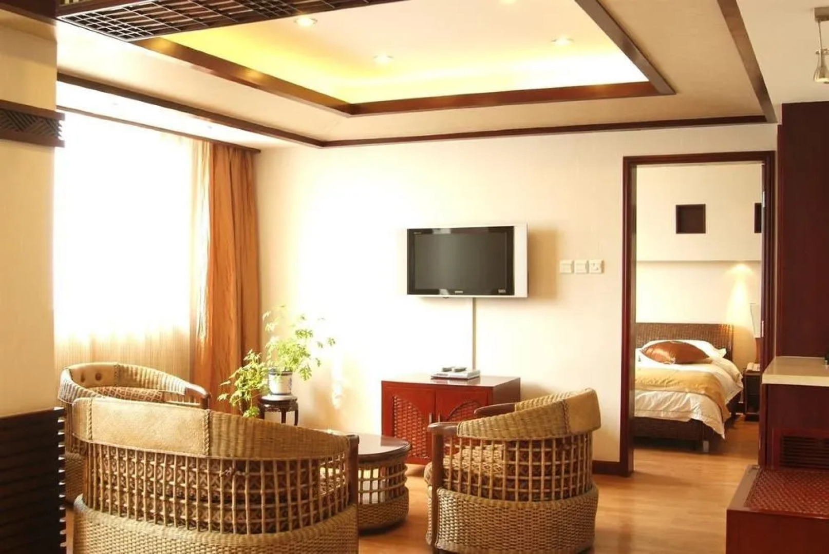 Shapotou Holiday Hotel