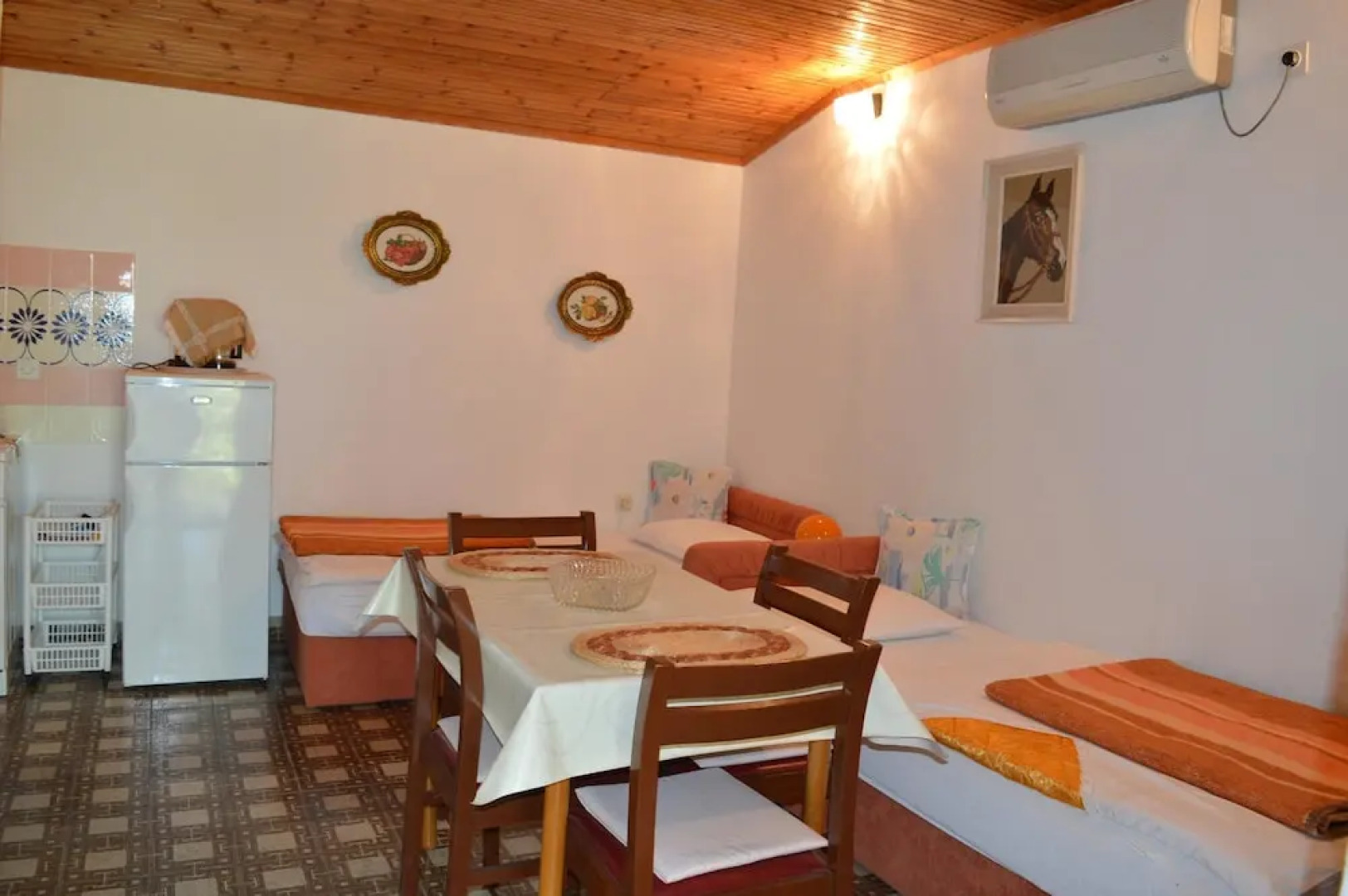 Apartments Savarin 550