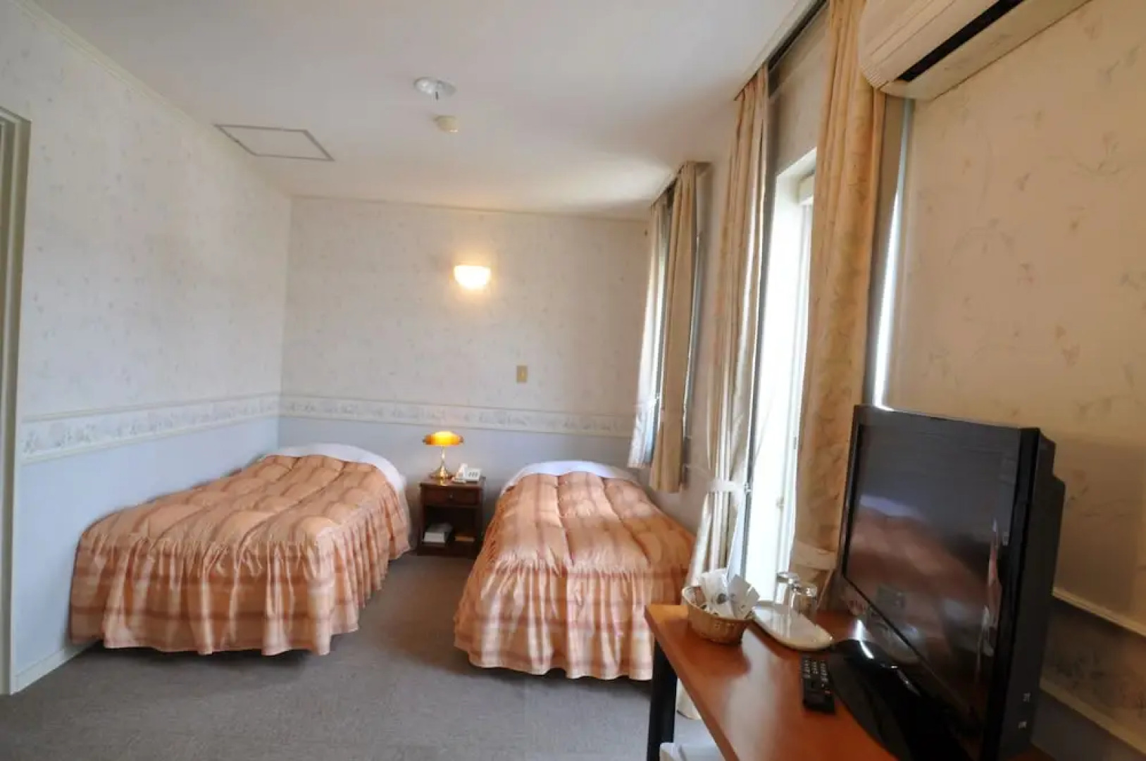 Country Inn The White Marine