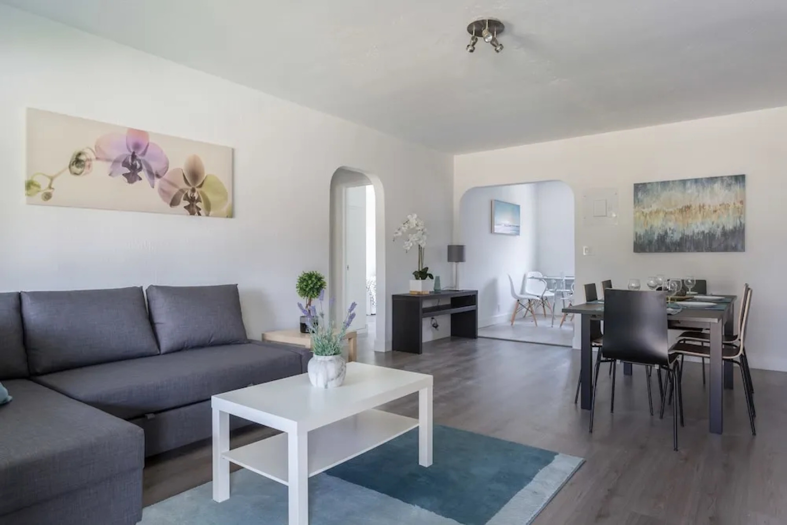 Cozy and Modern 2B-2B Home