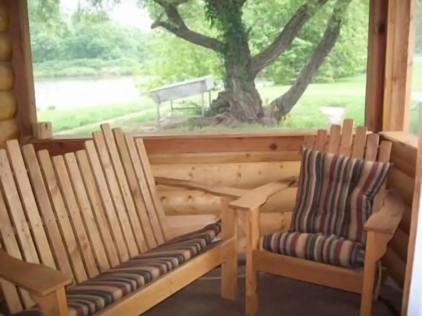 Whip Or Wheel Cabins