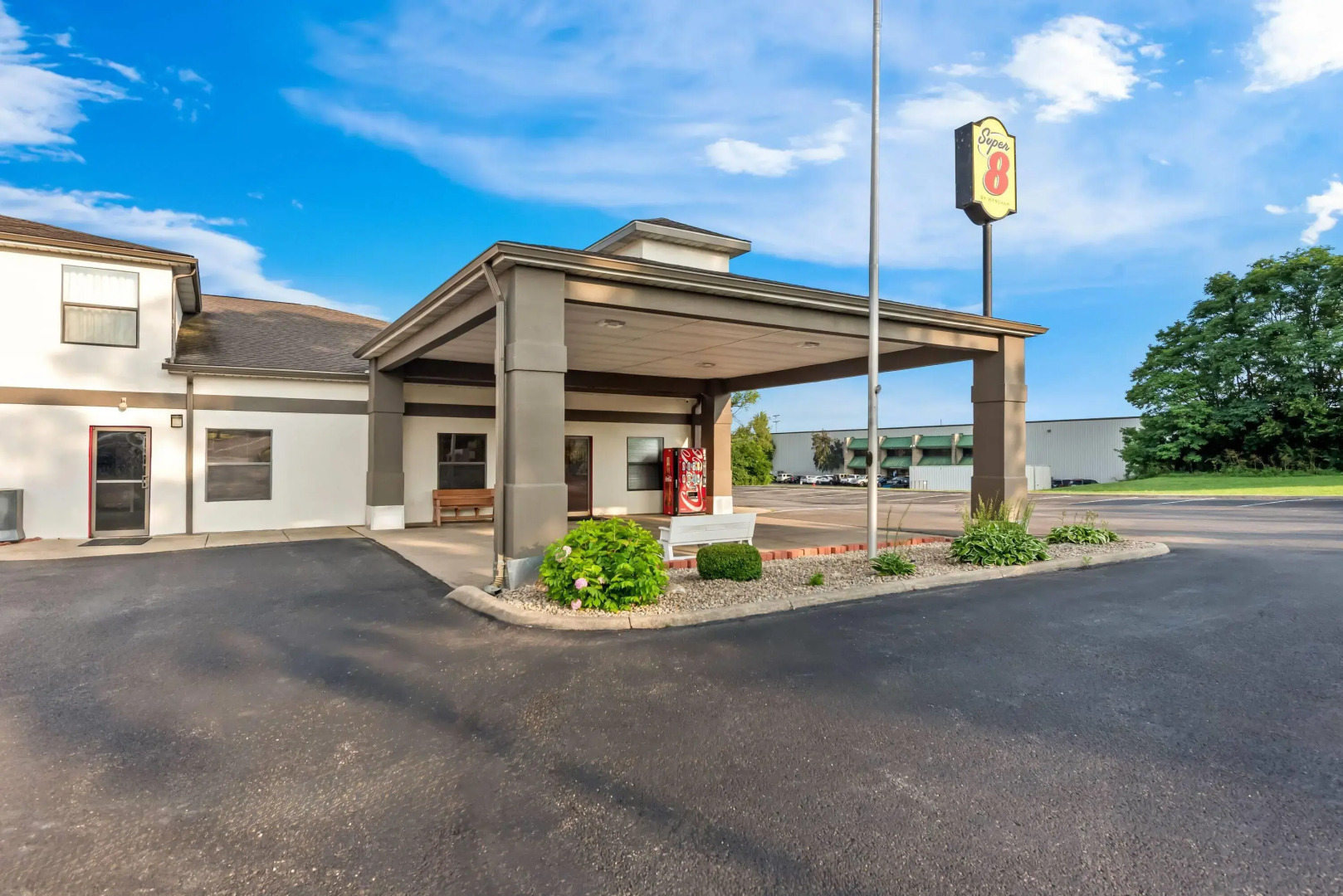 Super 8 by Wyndham Bellefontaine