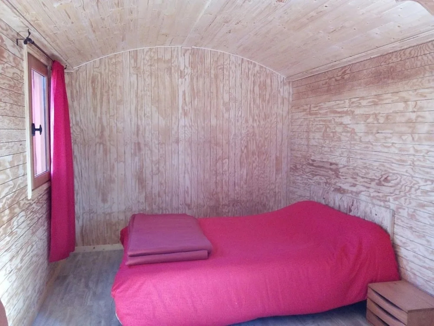 Les Truffiers Yourtes et roulotte