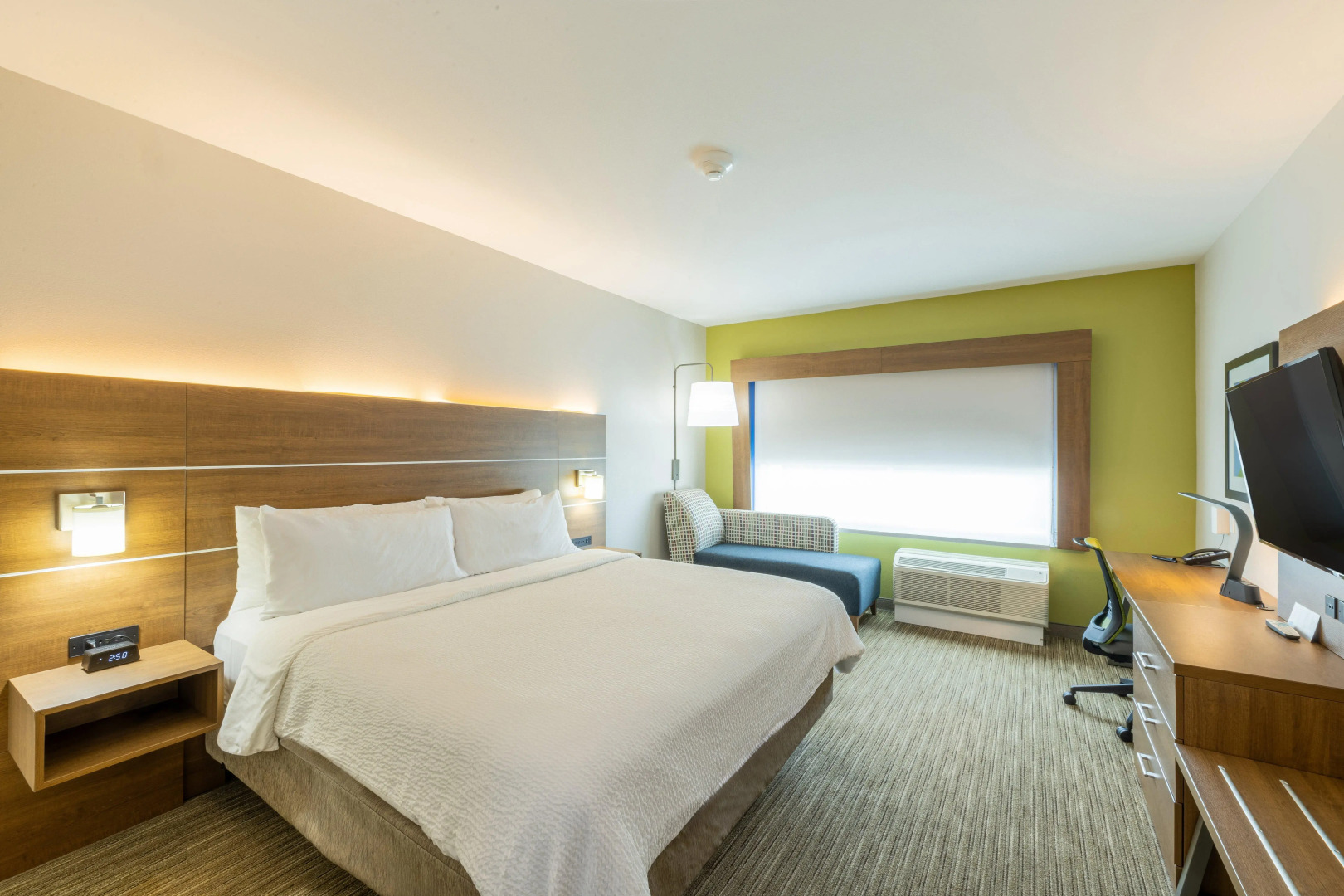 Holiday Inn Express & Suites Lindale – Tyler by IHG
