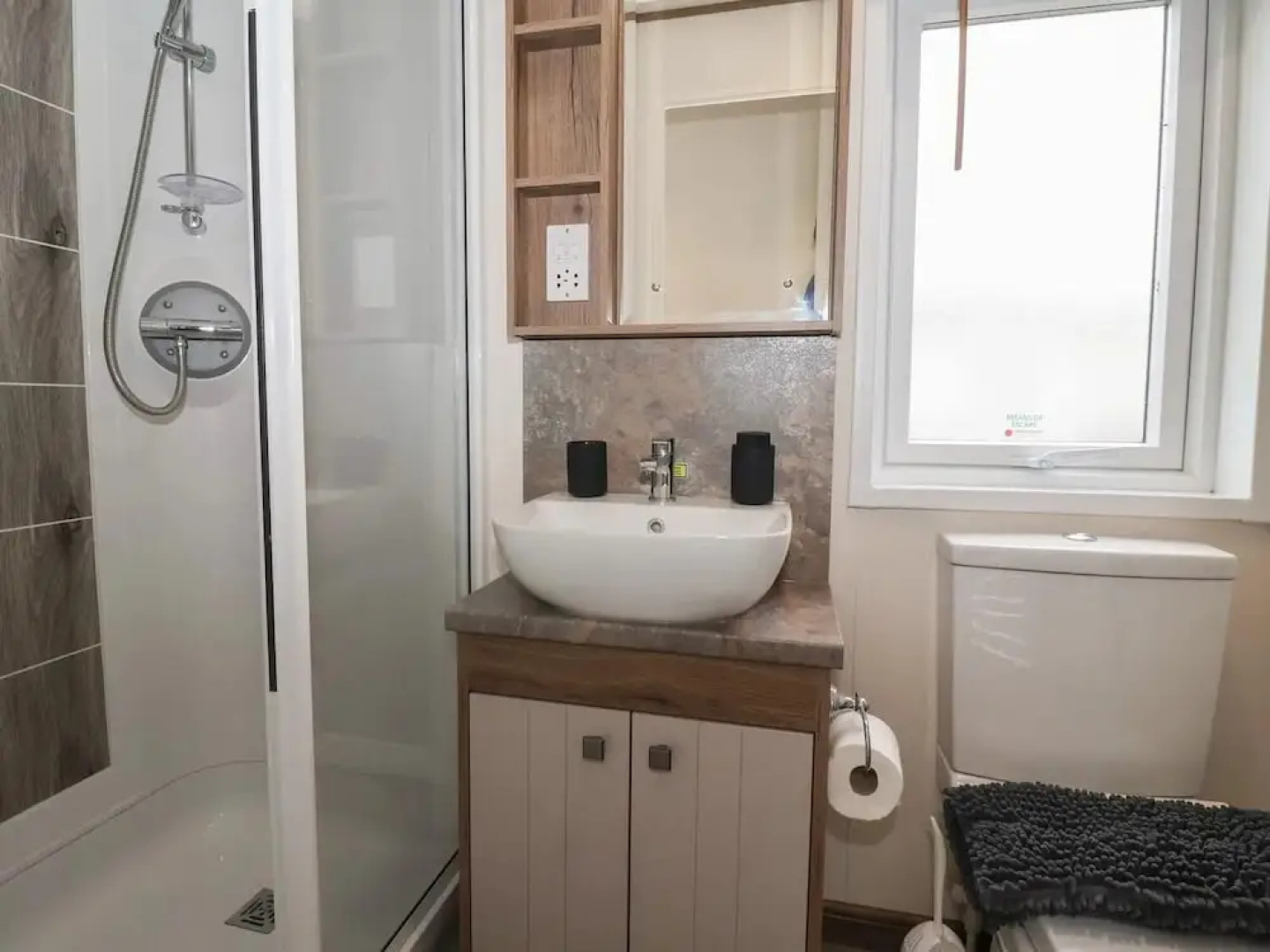Whispering Willows 2-bed Lodge in Scarborough