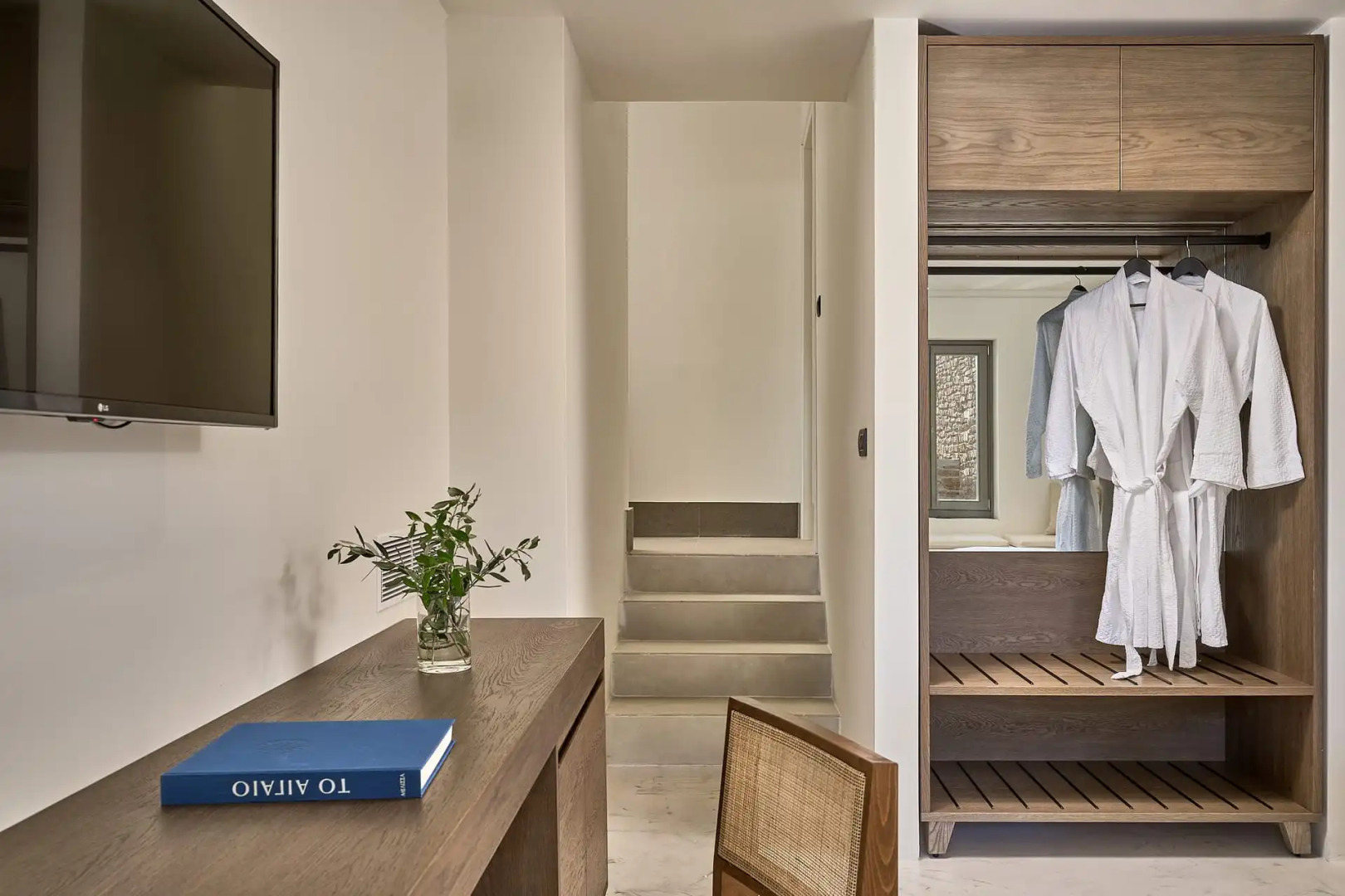 Ios Grand Pool Suites