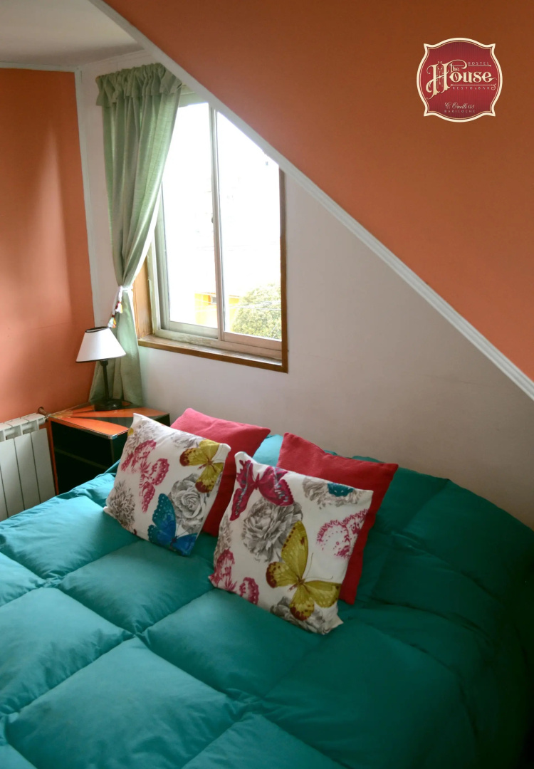 The House Hostel Resto & Bar Bariloche