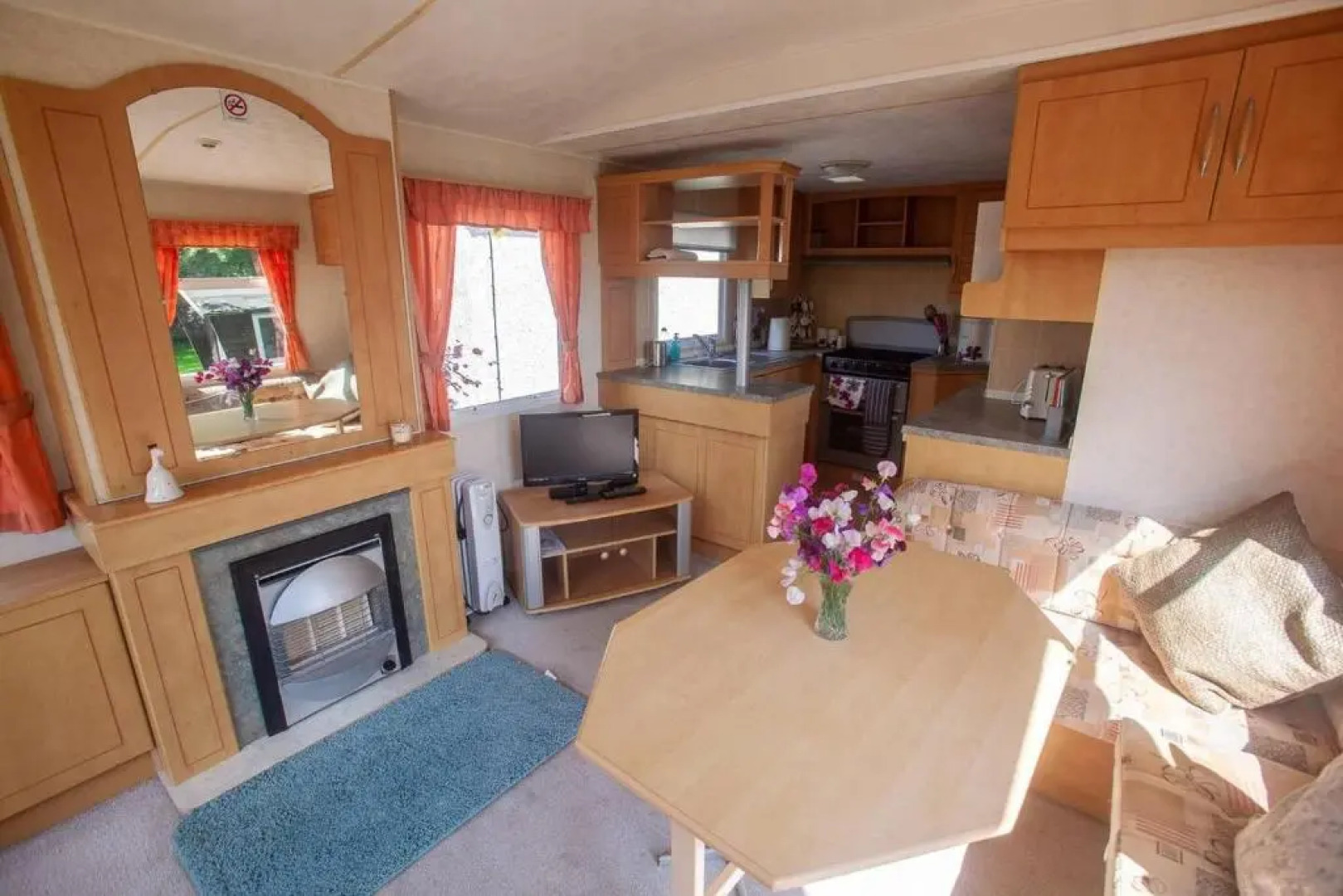 Beautiful 3-bed Cabin in Pembrokeshire Coast