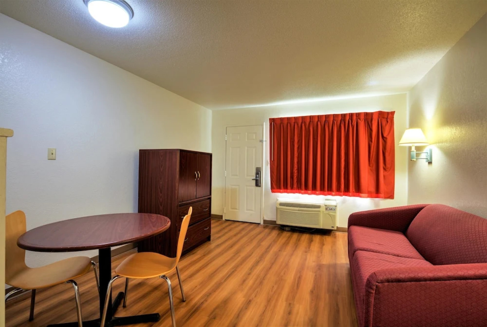 Super 7 Inn By OYO Tupelo Hwy 178