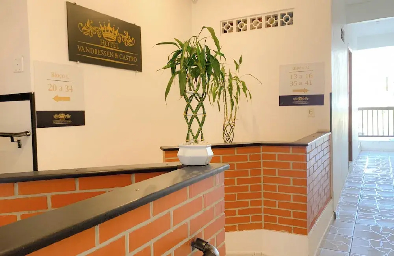 Hotel Vandressen & Castro