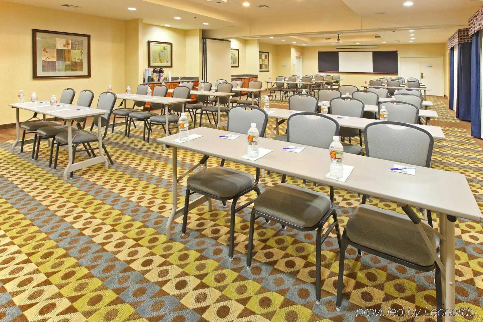 Holiday Inn Express Inn & Suites Searcy by IHG