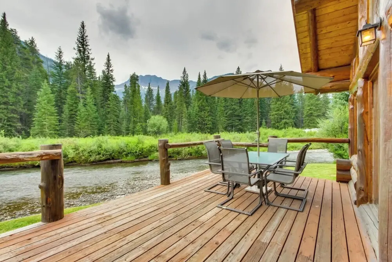 Scenic Montana Cabin Rental ~ 1 Mi to Yellowstone!