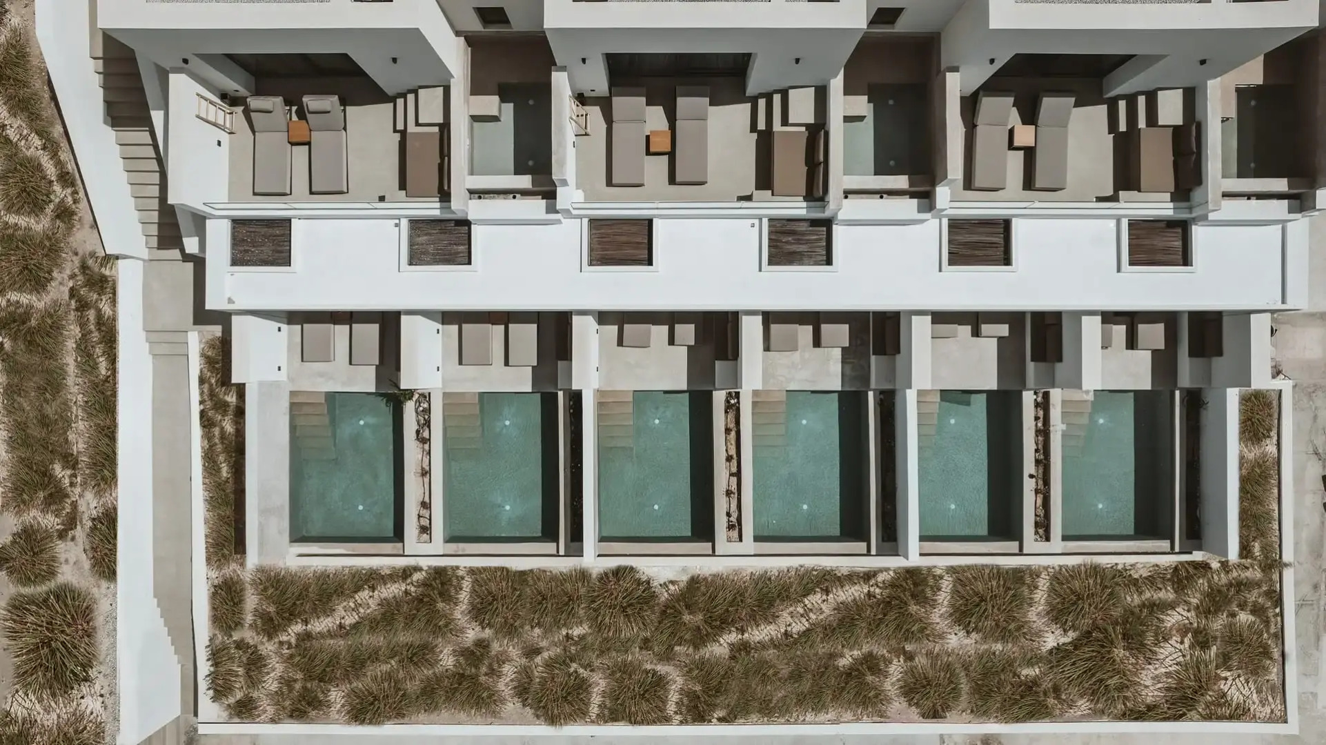 White Coast Pool Suites