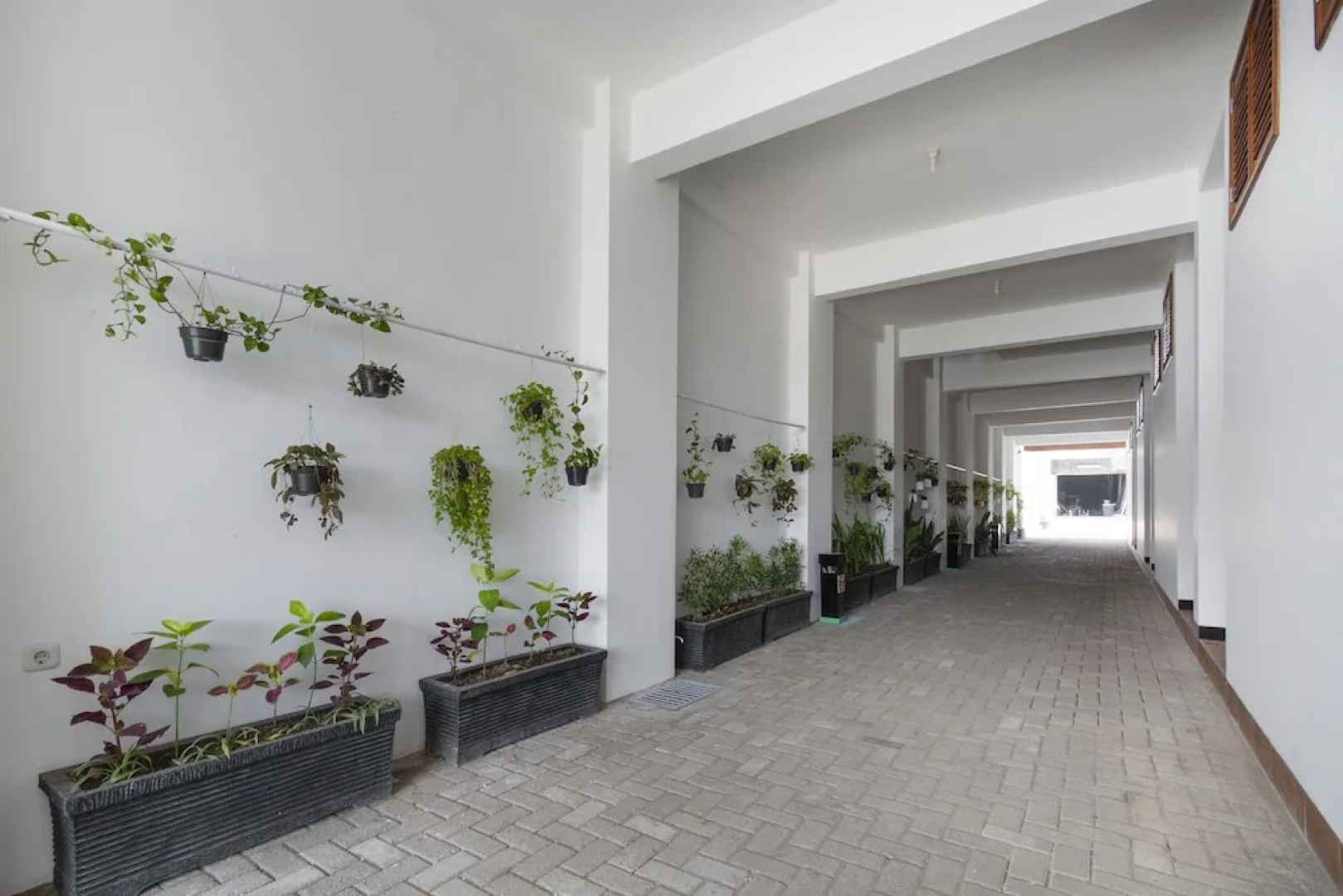 Forrest Inn by OYO Rooms