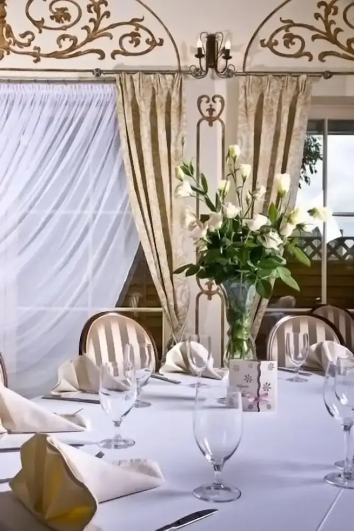 Villa Estera - Hotel & Restauracja