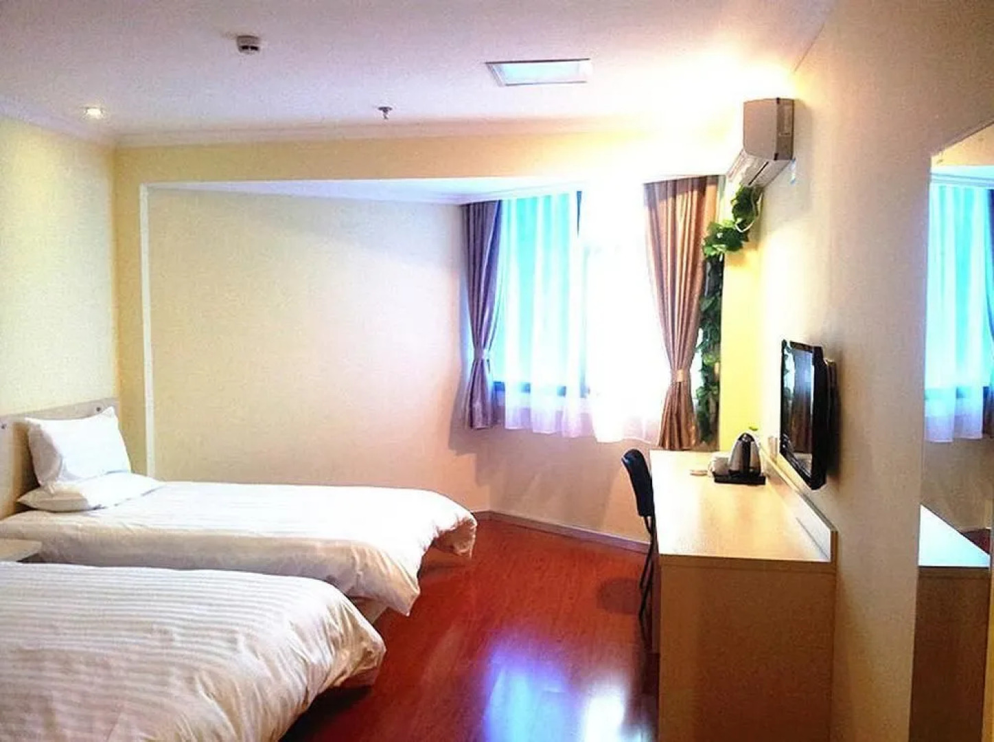 Hanting Express Zigong Wuxing Street Branch