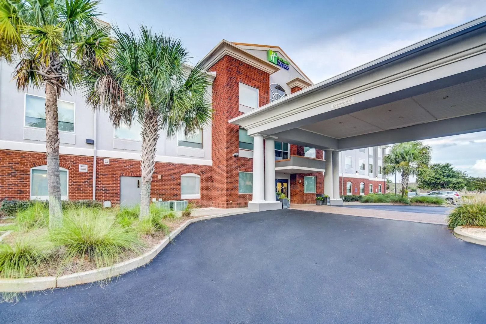 Holiday Inn Express & Suites Foley by IHG