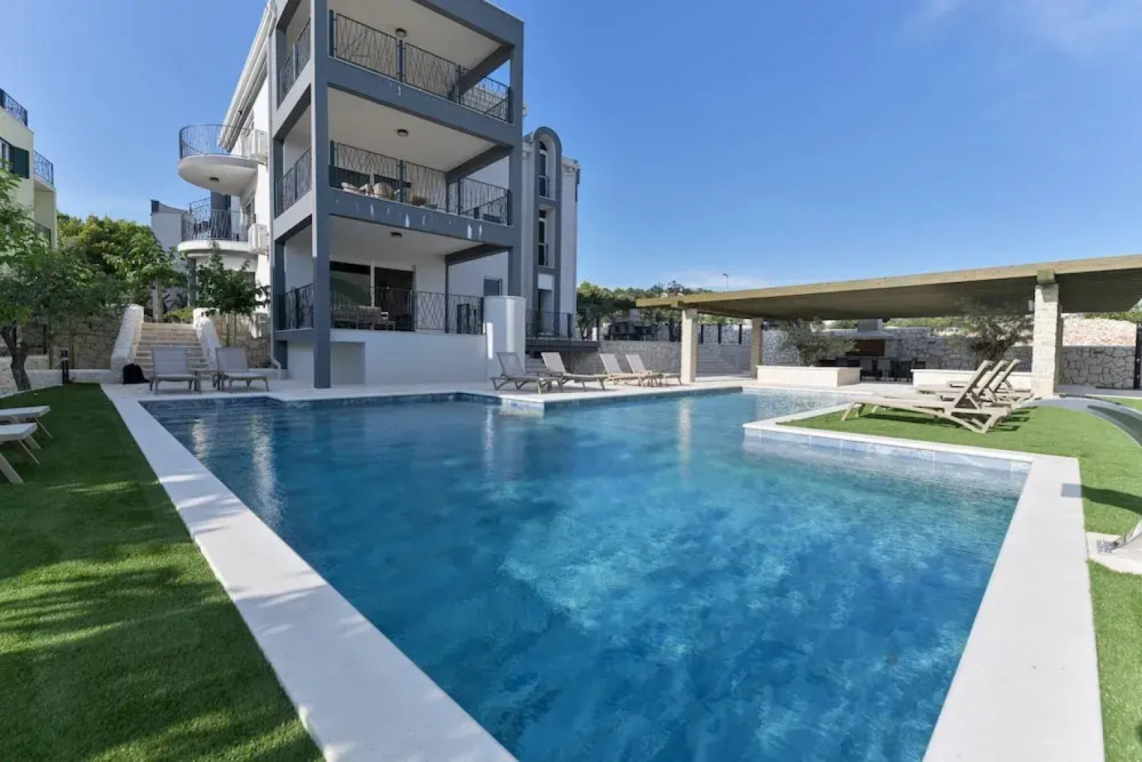 Luxury Living at Horizon Retreat