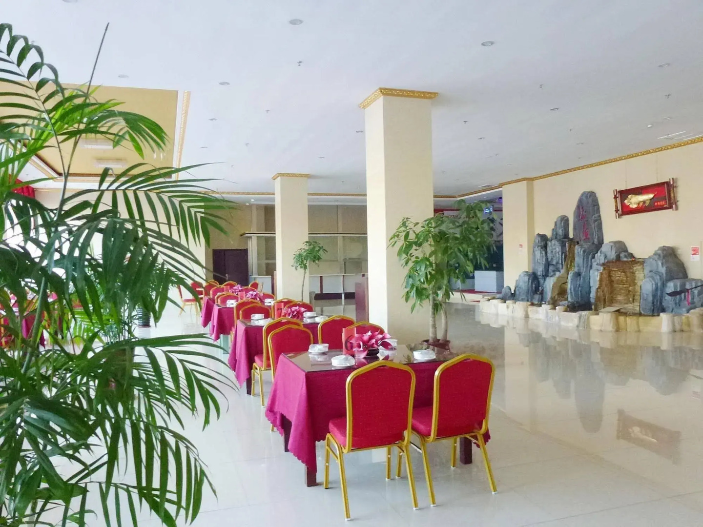 Lvshun Hot Spring Holiday Hotel