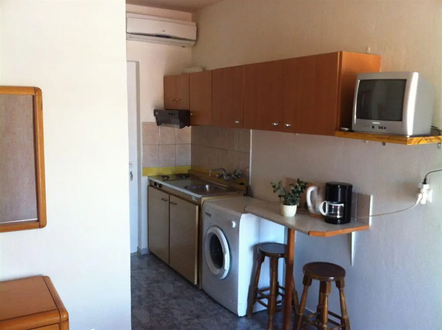 Marika's Aparts & Studios