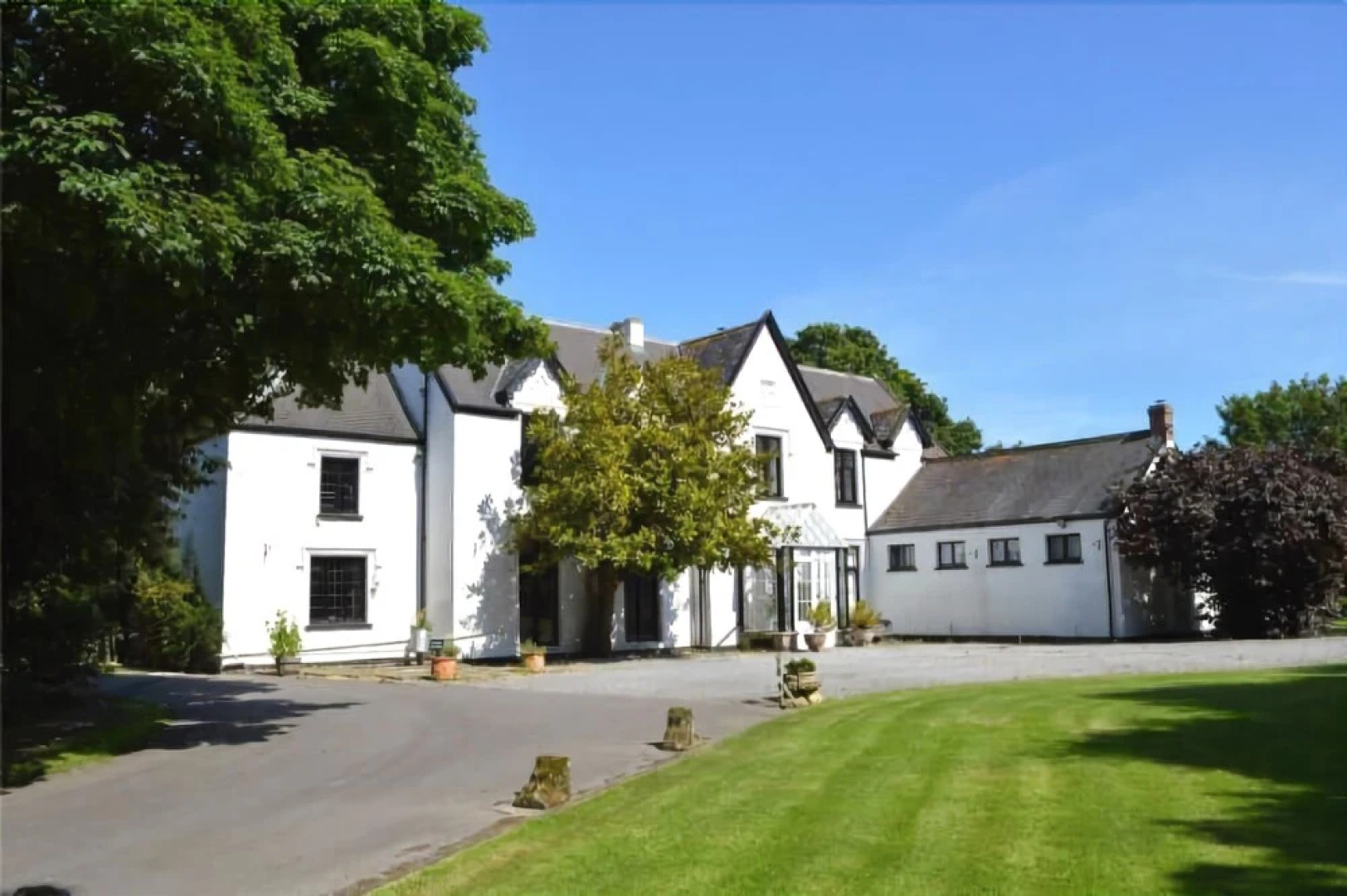 The Victorian House B&B