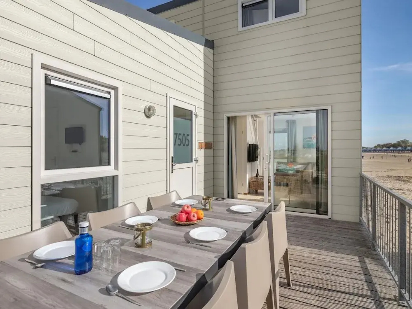 Restyled 2 Bathroom Holidayhome, sea Within Walking Distance