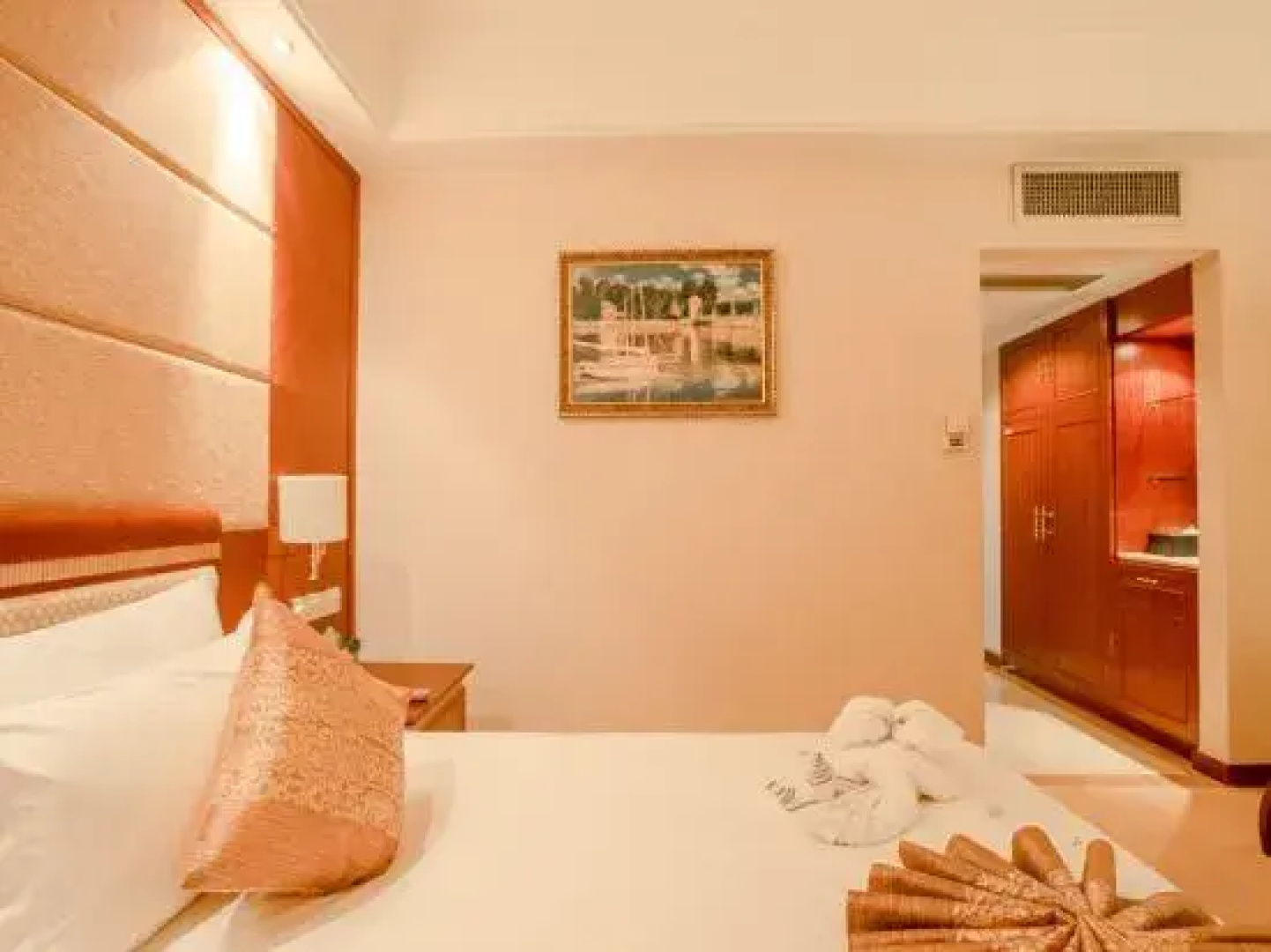 Chuxiong WeishengXiongbao Hotel