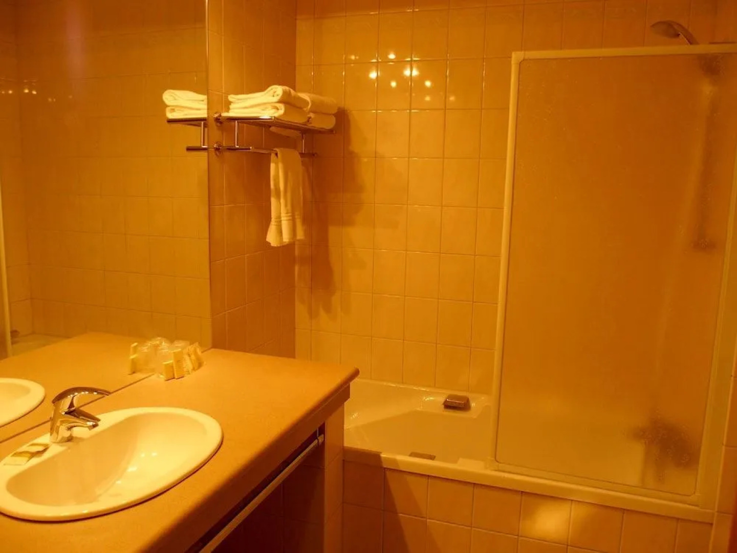 LHostellerie Des Comtes