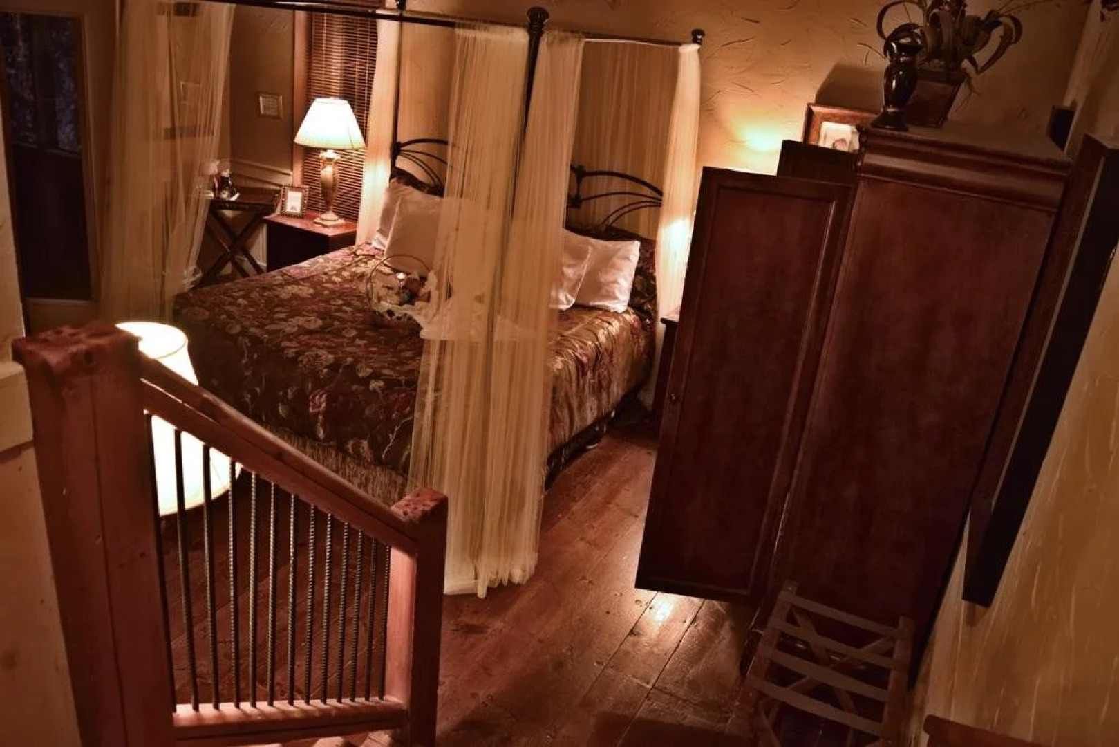 The Overlook Inn Bed and Breakfast