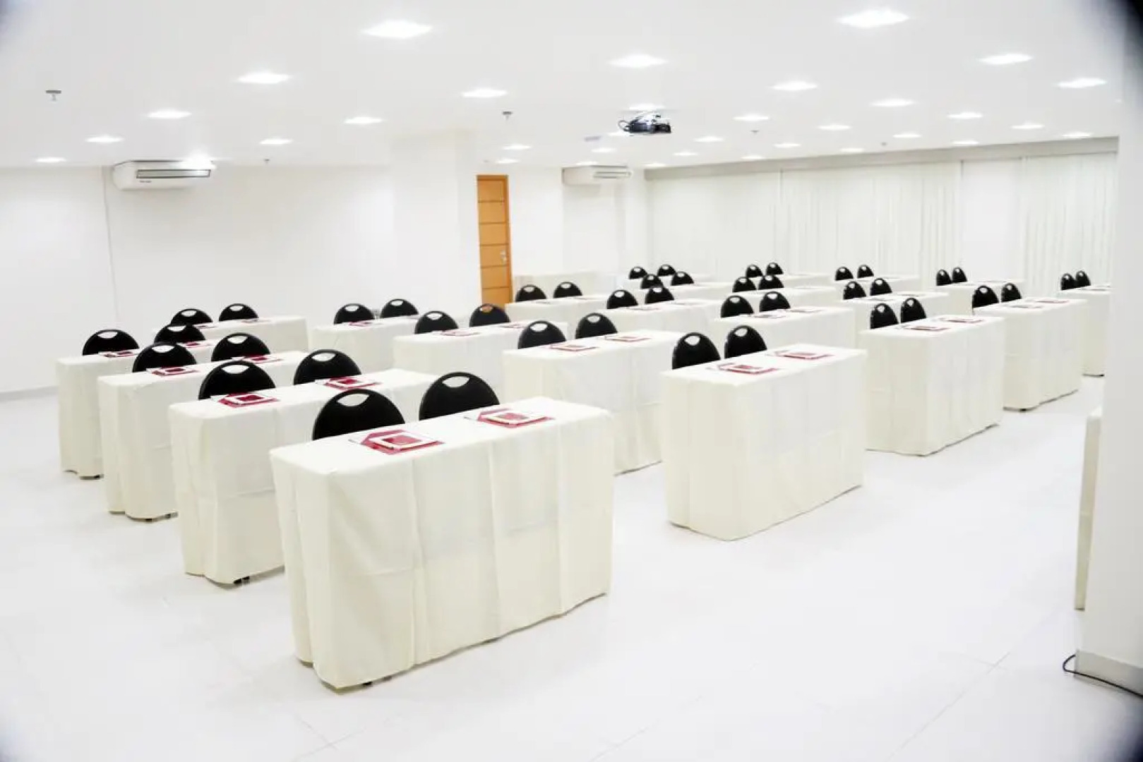 Travel Inn Diamond Hotel