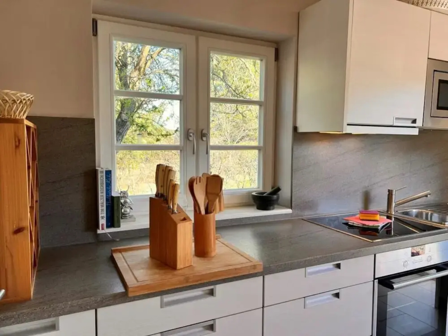 "lee" in House Smaswai 10