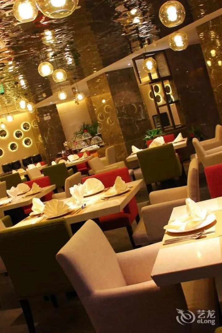 Maritime Hotel (Zhengzhou Century Amusement Park Zhongyuan Tower)