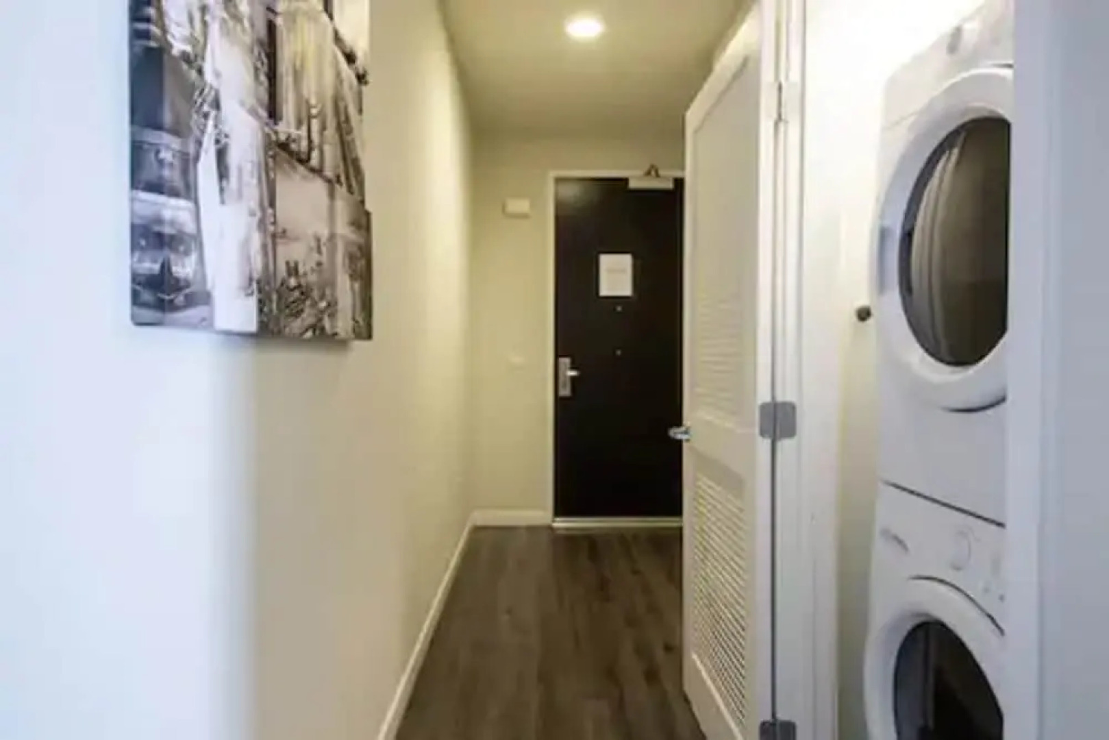 Downtown LA Fully Furnished Apartment