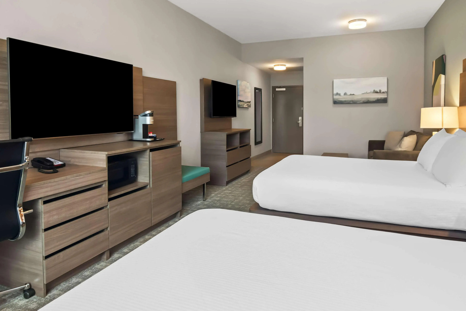 Best Western Plus Pitt Meadows Inn & Suites