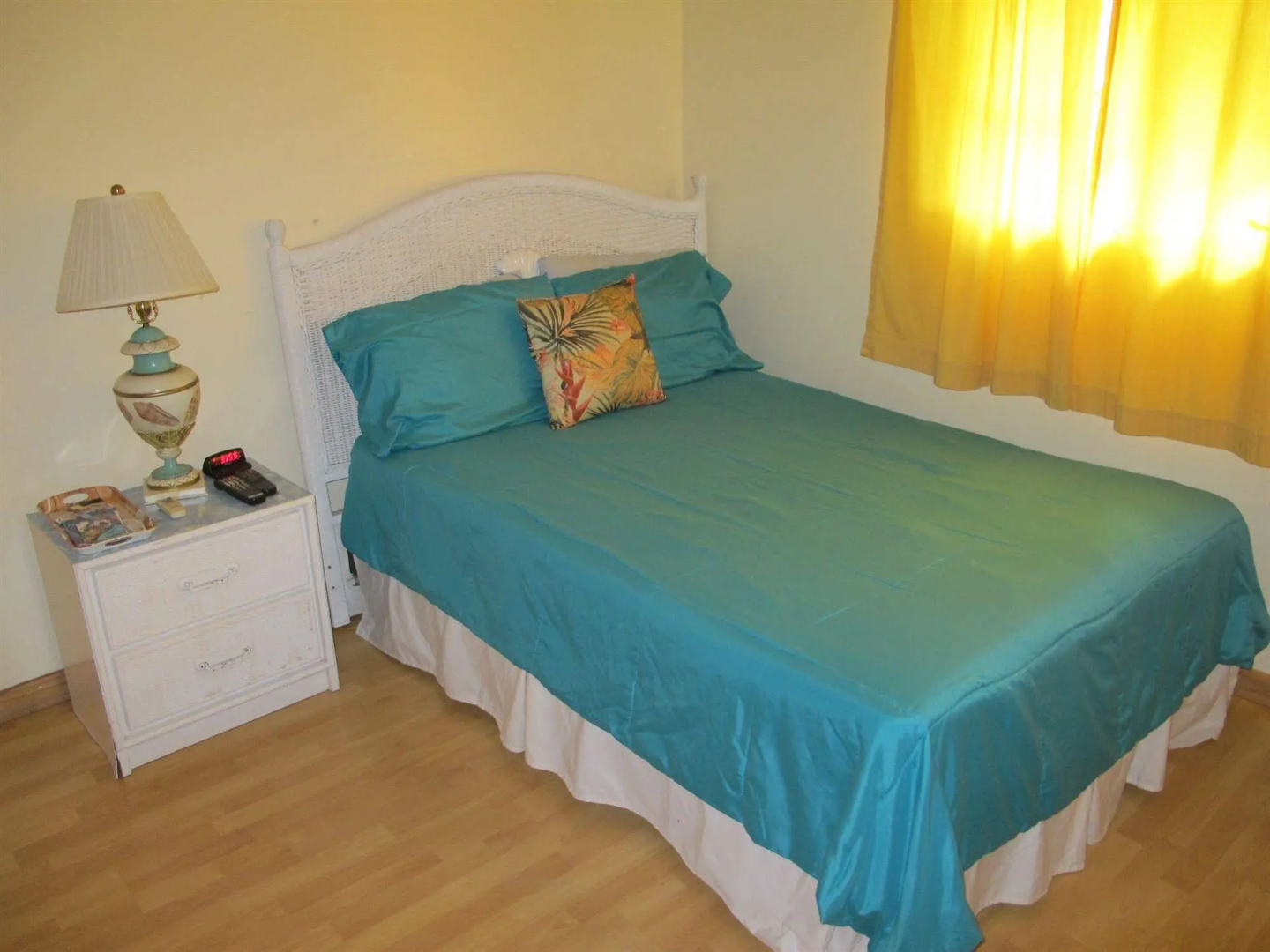 Eldemire's Tropical Island Inn