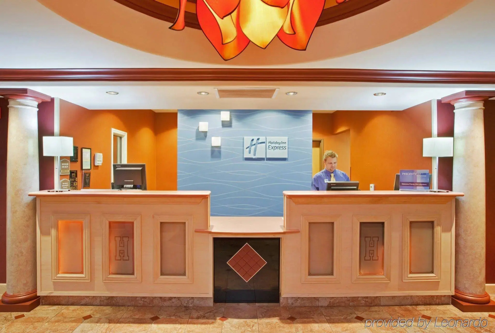 Holiday Inn Express and Suites Modesto by IHG