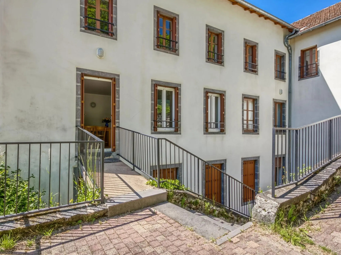 Lovely Cottage in Pontgibaud with Garden Near Lake