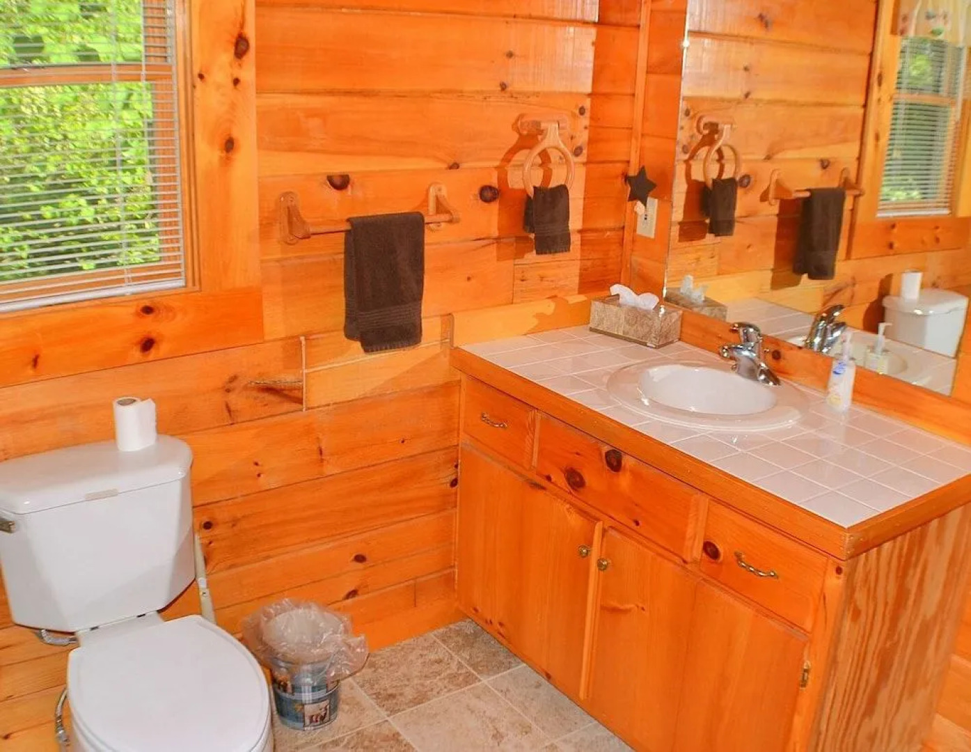 Steele Away 3 Bedroom Cabin by RedAwning