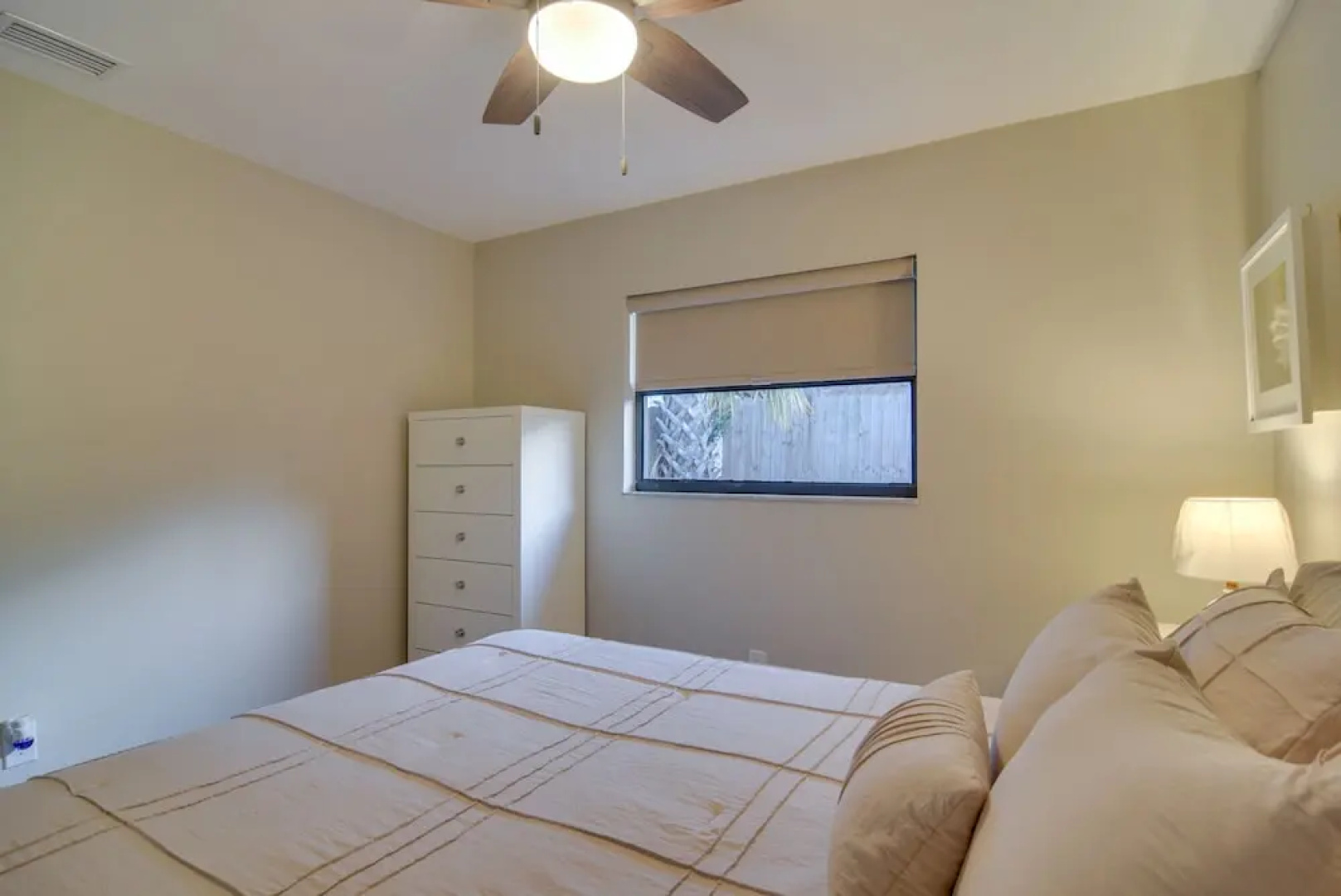 Ideally Located Palm Harbor Condo: Walk Downtown!