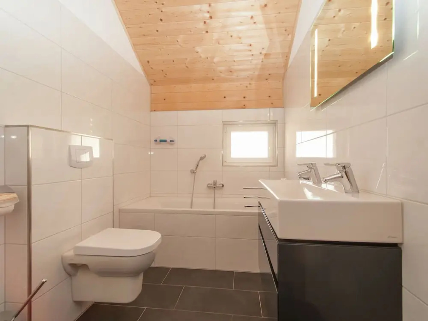 Spacious Chalet near Ski Slopes in Kotschach-Mauthen