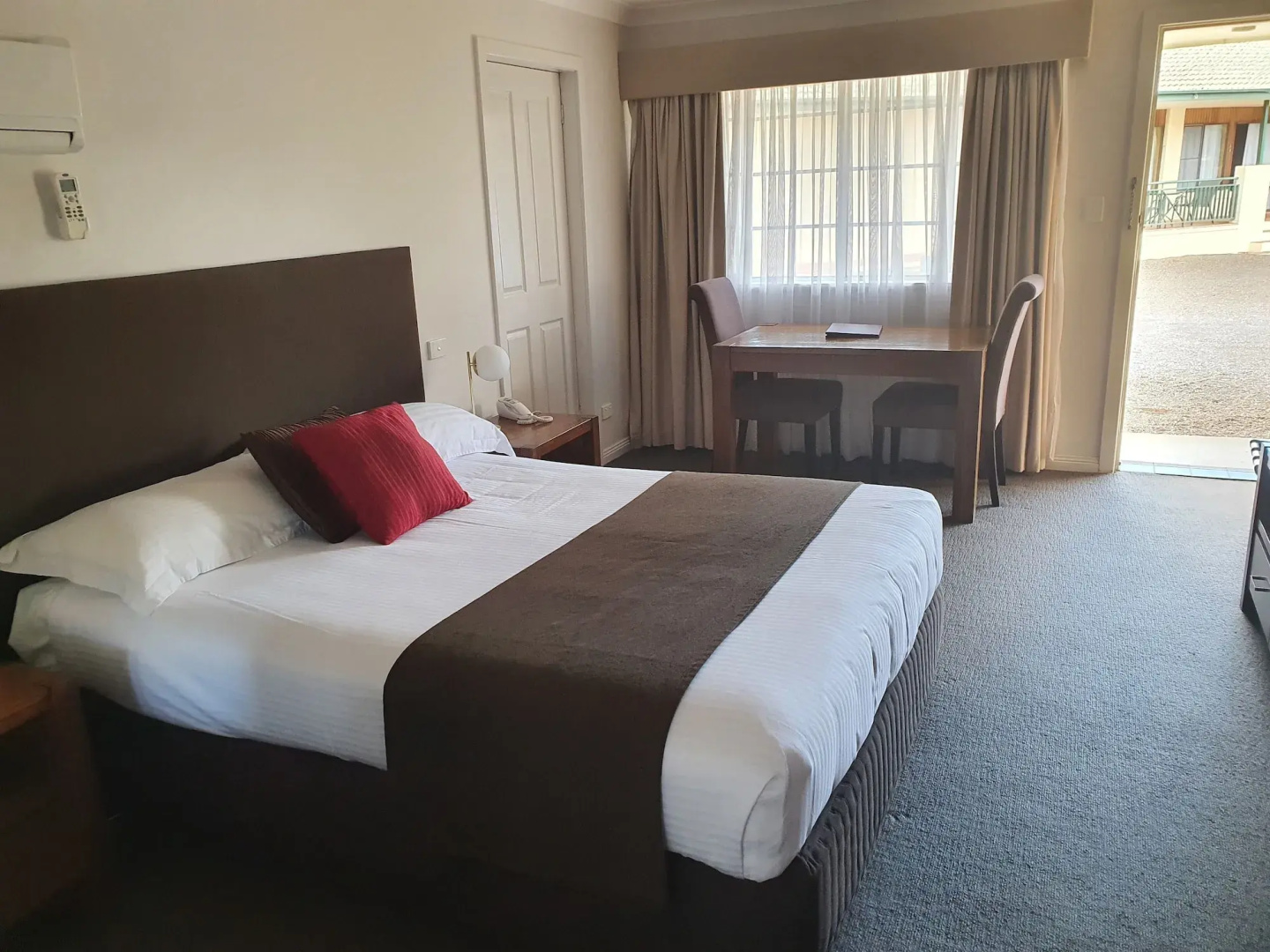 The Aston Motel - Tamworth