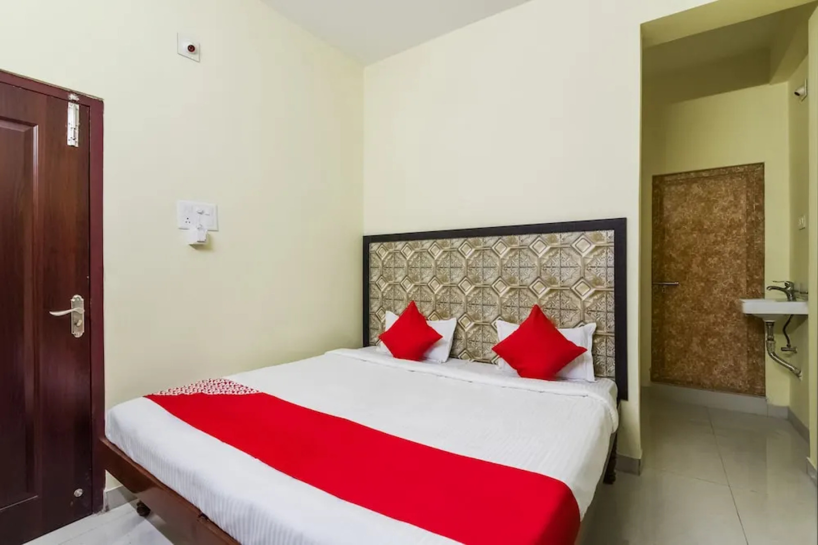 OYO 35753 Rk Residency