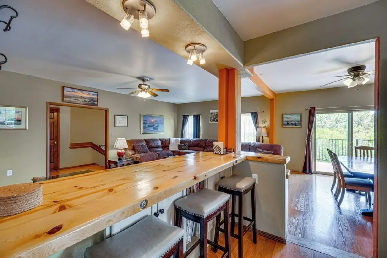 Breweries, Hiking Trails & Museums: Monument House