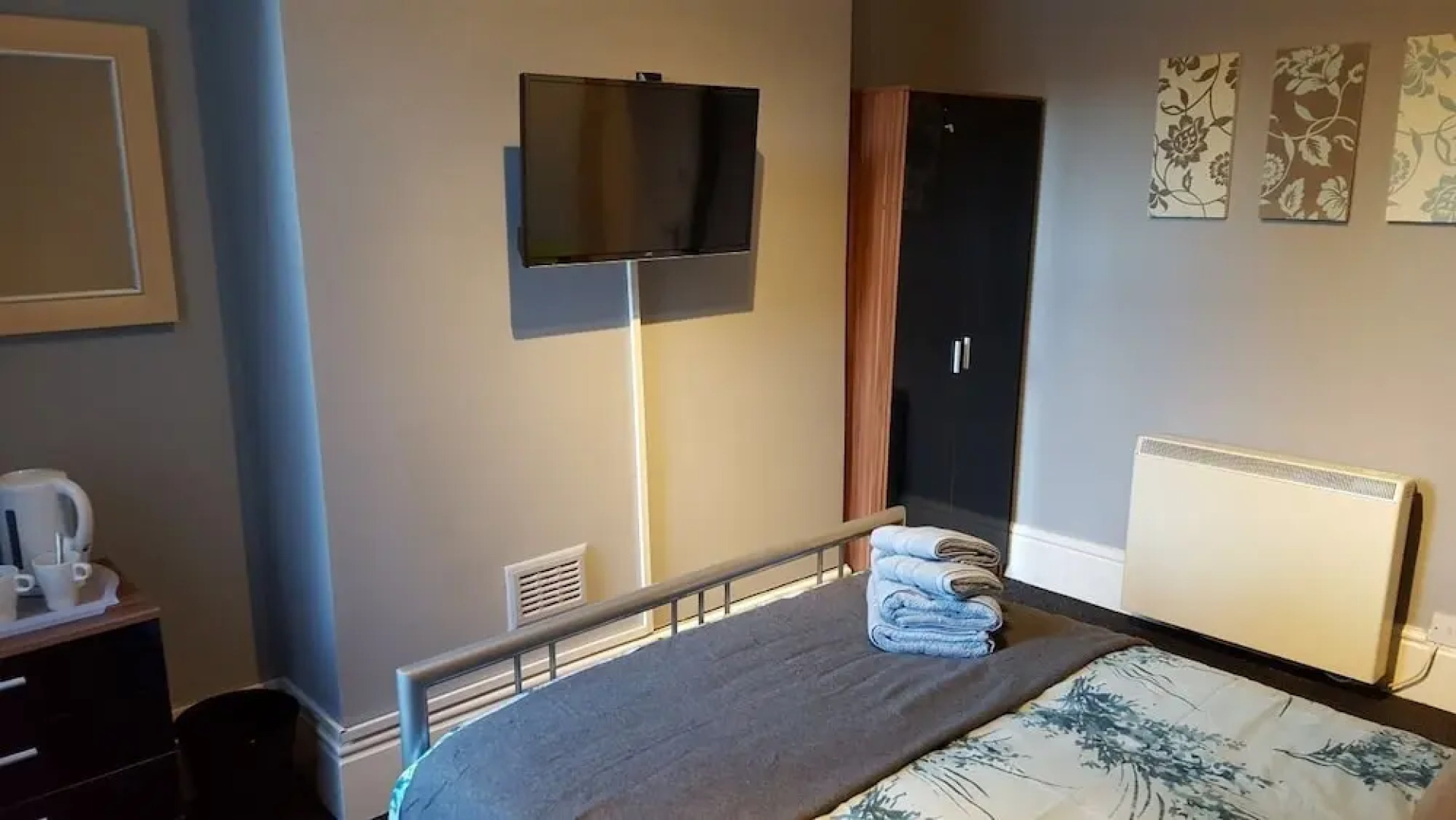 Barlow Place Apartment