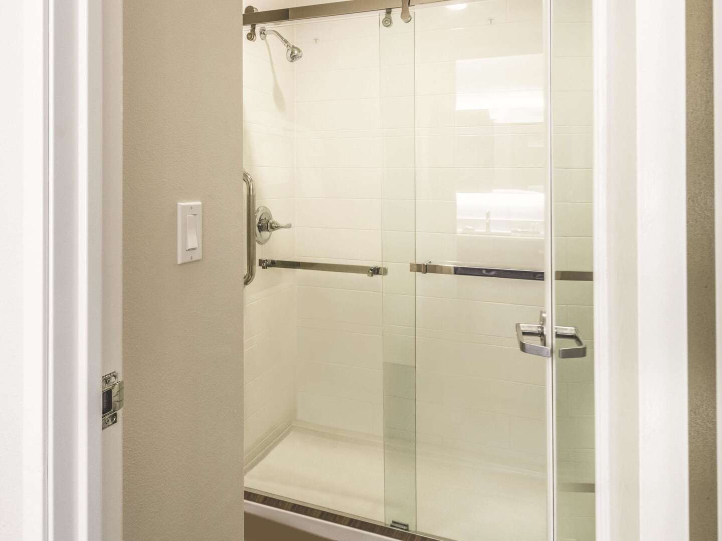 La Quinta Inn & Suites by Wyndham Cleveland - Airport North